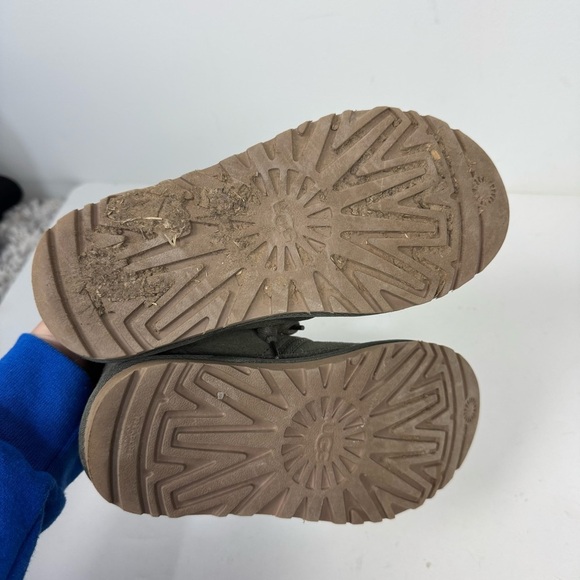 Ugg Neumel Olive Green Leather Suede Short Chelsea Boots Winter - Picture 5 of 6